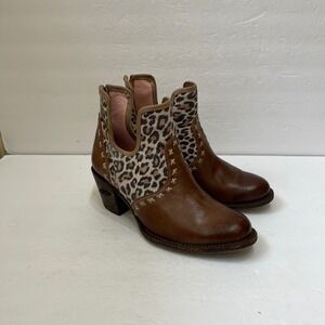 EXCELLENT CONDITION‎ MISS MACIE HONEY HUSH LEOPARD BOOTIES